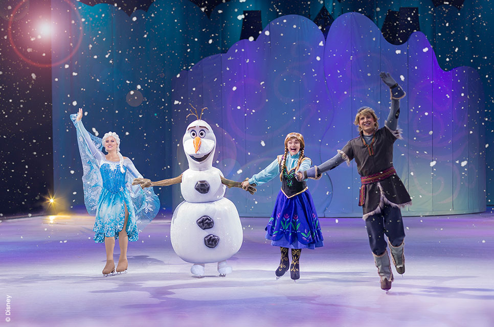 Elsa, Olaf, Anna en Kristoff uit Frozen schaatsen op het ijs bij Disney On Ice
